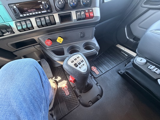 2027 Kenworth T680 in Kansas City, MO — photo 32