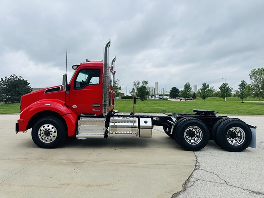 2027 Kenworth T880 in Olathe, KS — photo 25