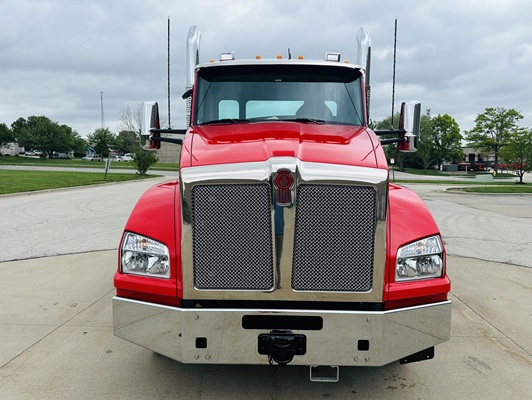 2027 Kenworth T880 in Olathe, KS — photo 26