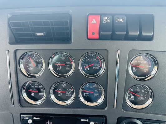 2027 Kenworth T880 in Olathe, KS — photo 31