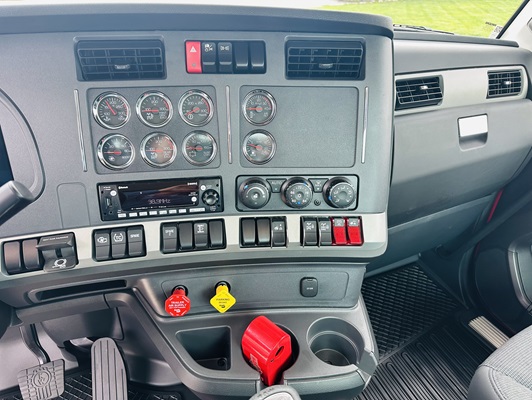 2027 Kenworth T880 in Olathe, KS — photo 41