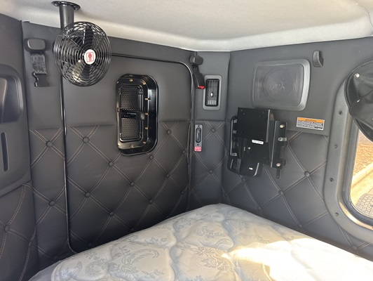 2027 Kenworth W990 in Mableton, GA — photo 16