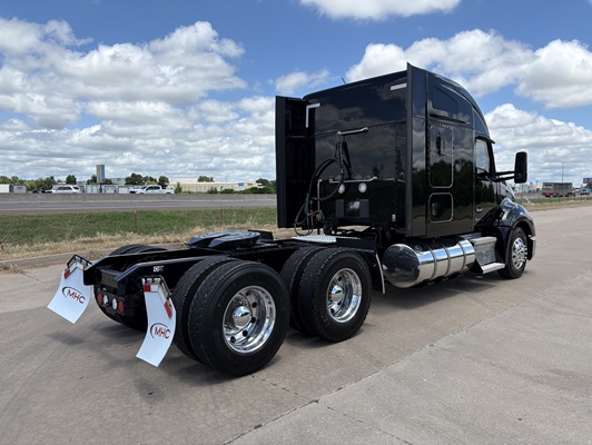 2023 Kenworth T680 in Oklahoma City, OK — photo 13