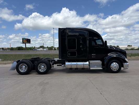2023 Kenworth T680 in Oklahoma City, OK — photo 14