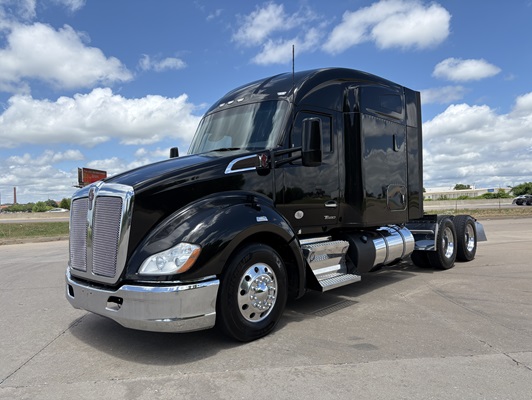 2023 Kenworth T680 in Oklahoma City, OK — photo 7