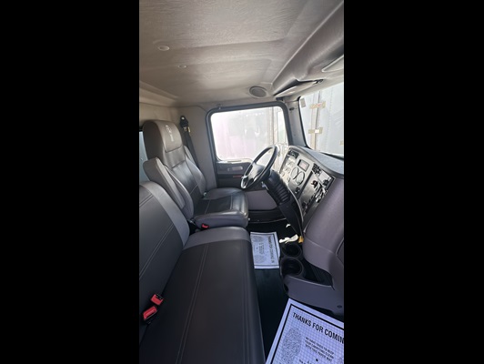 2023 Kenworth T270 in Leawood, KS — photo 11