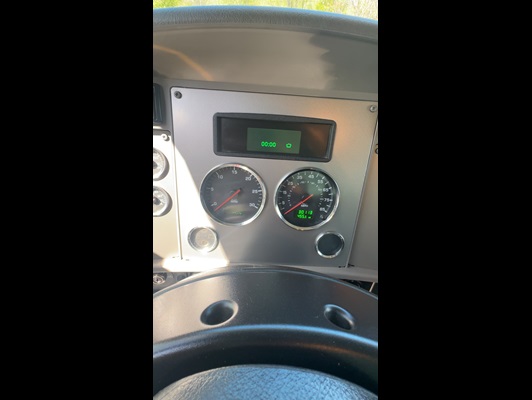 2023 Kenworth T270 in Leawood, KS — photo 7