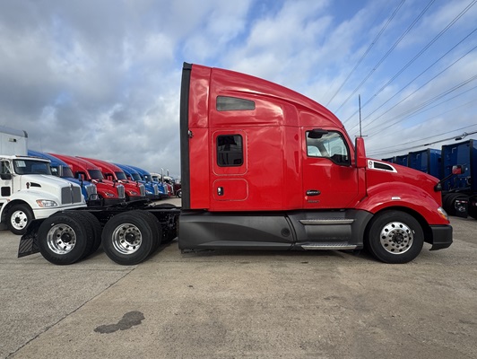 2022 Kenworth T680 in Dallas, TX — photo 8