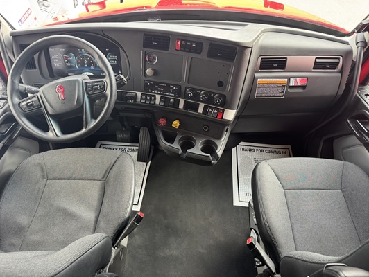 2022 Kenworth T680 in Dallas, TX — photo 13