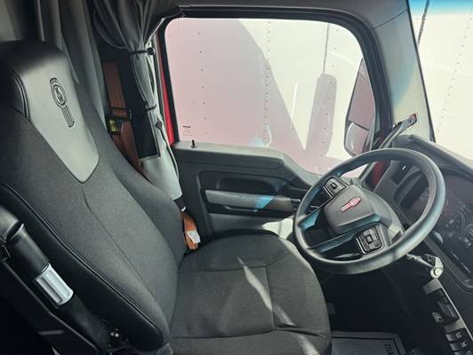 2022 Kenworth T680 in Dallas, TX — photo 15