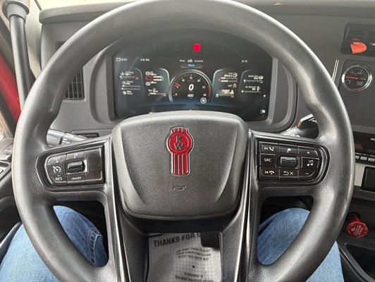 2022 Kenworth T680 in Cedar Rapids, IA — photo 20