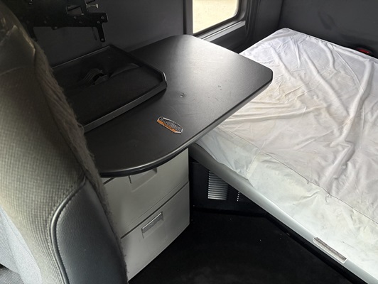 2022 Kenworth T680 in Cedar Rapids, IA — photo 24