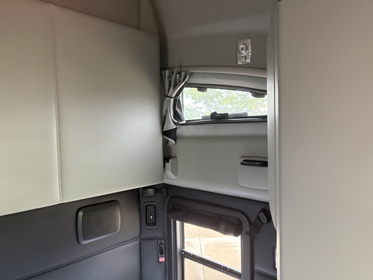 2022 Kenworth T680 in Cedar Rapids, IA — photo 26