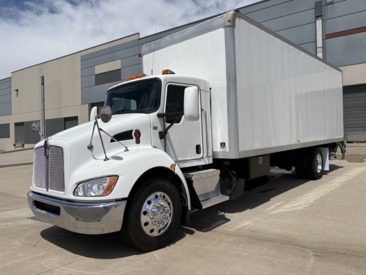 2021 Kenworth T270 in Englewood, CO — photo 2