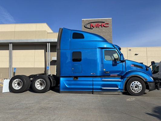 2022 Peterbilt 579 in Omaha, NE — photo 7