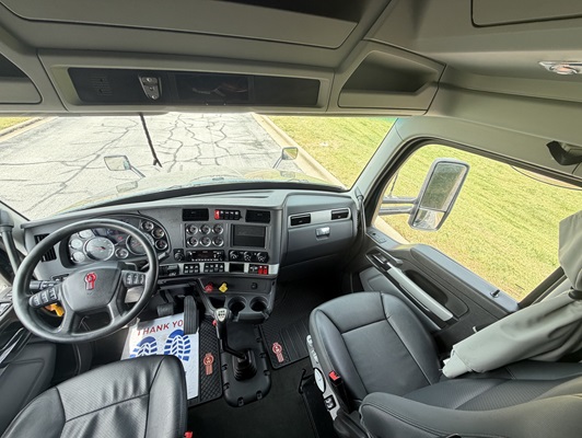 2022 Kenworth T680 in Joplin, MO — photo 14