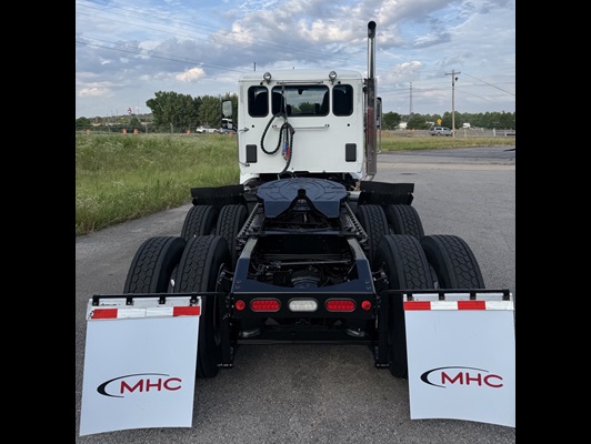 2020 Peterbilt 579 in Van Buren, AR — photo 5