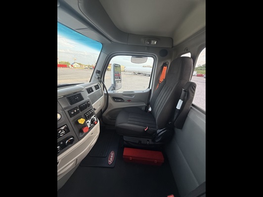 2020 Peterbilt 579 in Van Buren, AR — photo 7