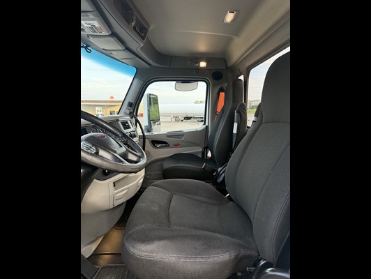 2020 Peterbilt 579 in Van Buren, AR — photo 10