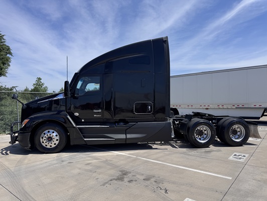 2022 Kenworth T680 in Dallas, TX — photo 9
