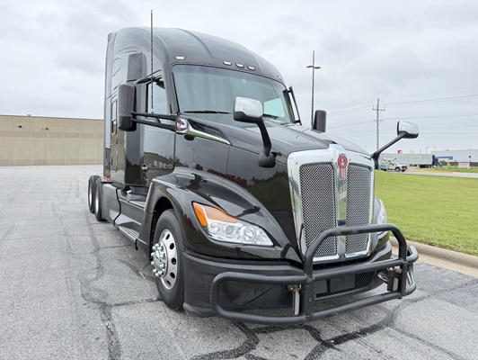 2023 Kenworth T680 in Joplin, MO — photo 8