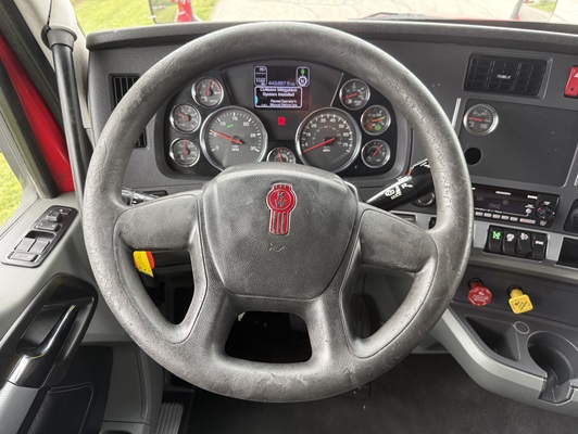 2022 Kenworth T680 in Springfield, MO — photo 28