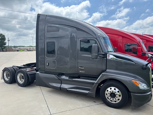 2023 Kenworth T680