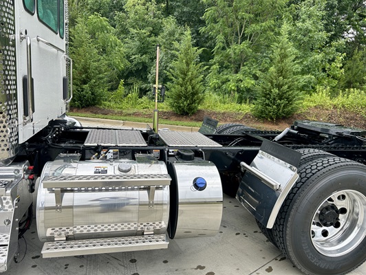 2027 Kenworth T880 in Fort Mill, SC — photo 10