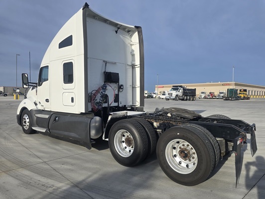 2021 Kenworth T680 in Ankeny, IA — photo 9