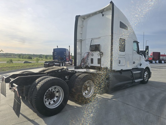 2021 Kenworth T680 in Ankeny, IA — photo 10