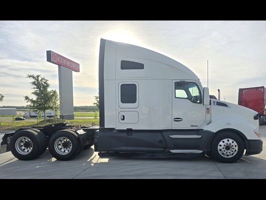 2021 Kenworth T680 in Ankeny, IA — photo 11