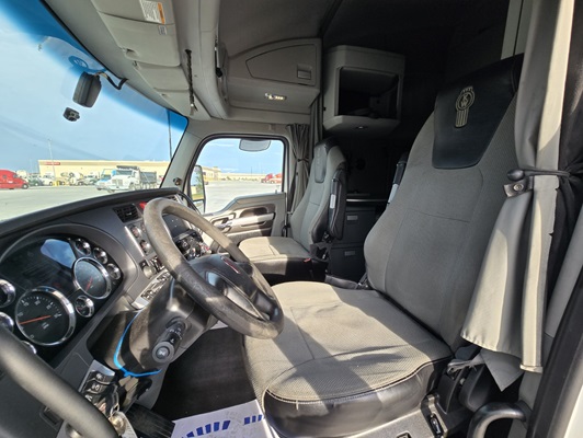 2021 Kenworth T680 in Ankeny, IA — photo 16