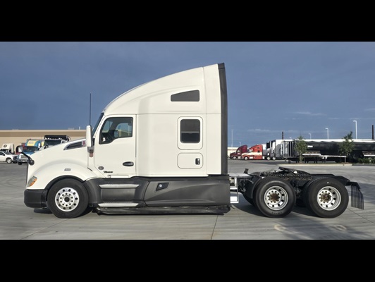 2021 Kenworth T680 in Ankeny, IA — photo 8