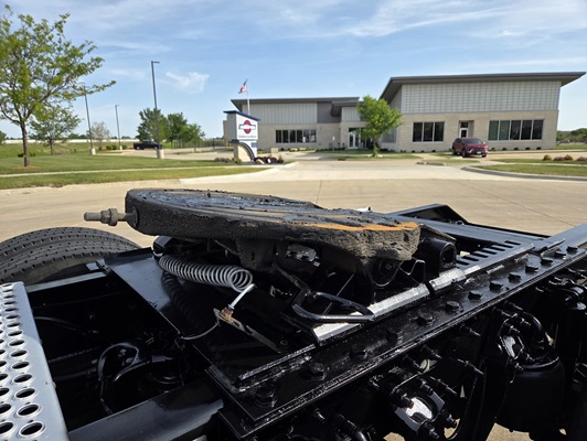 2024 Kenworth T880 in Cedar Rapids, IA — photo 13