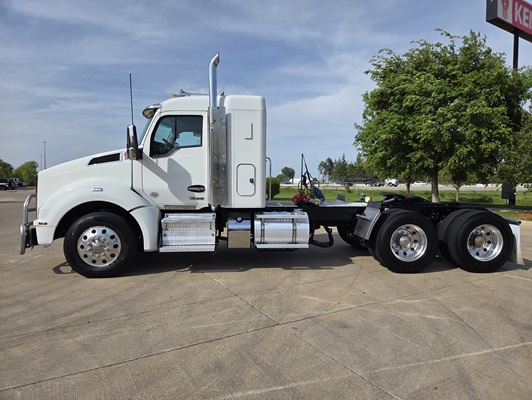 2024 Kenworth T880 in Cedar Rapids, IA — photo 7