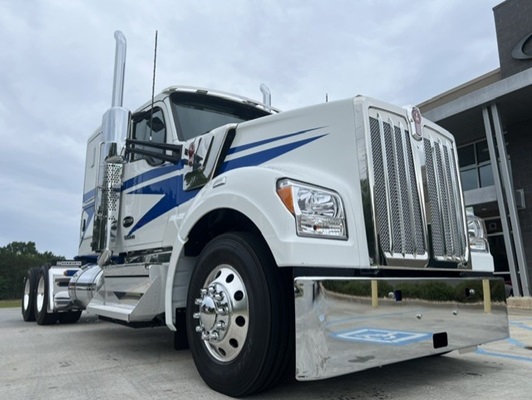 2027 Kenworth W990 in McDonough, GA — photo 2