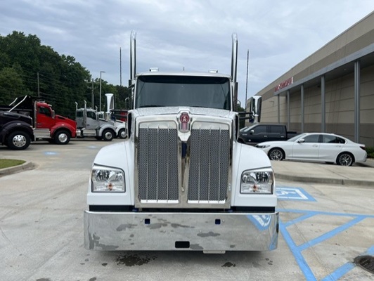 2027 Kenworth W990 in McDonough, GA — photo 9