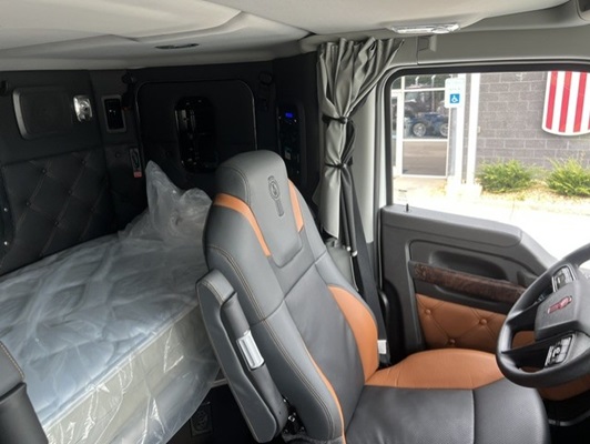 2027 Kenworth W990 in McDonough, GA — photo 12