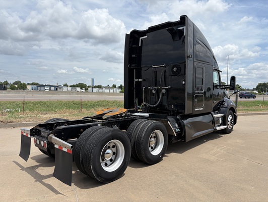 2017 Kenworth T680 in Oklahoma City, OK — photo 9