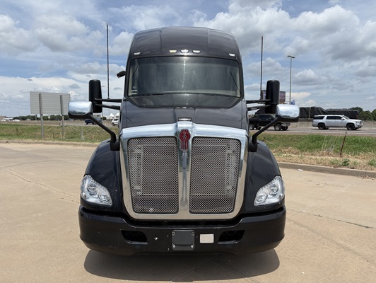 2017 Kenworth T680 in Oklahoma City, OK — photo 12