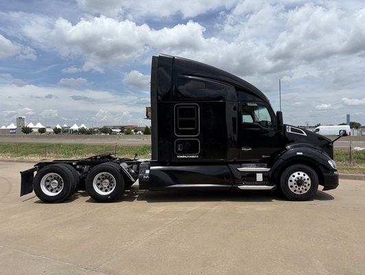 2017 Kenworth T680 in Oklahoma City, OK — photo 8