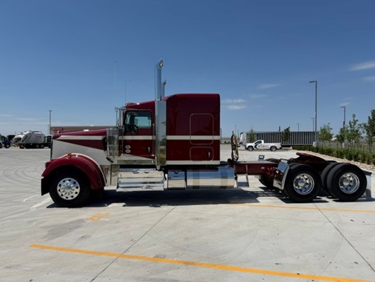 2027 Kenworth W900 in Ankeny, IA — photo 8