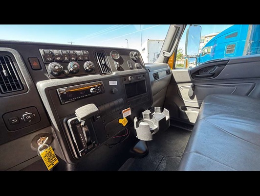 2021 International MV in El Paso, TX — photo 8