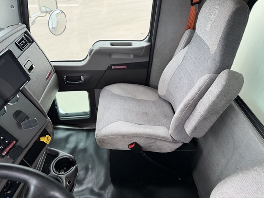 2021 Kenworth T270 in Fort Worth, TX — photo 23