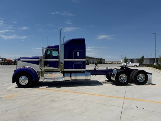 2027 Kenworth W900 in Ankeny, IA — photo 10