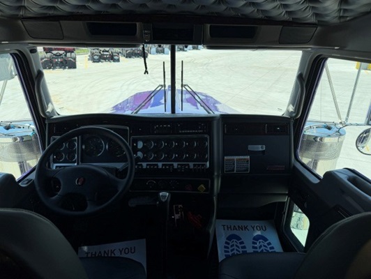 2027 Kenworth W900 in Ankeny, IA — photo 3