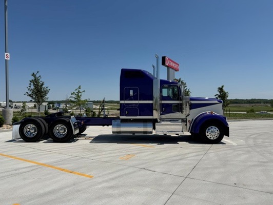 2027 Kenworth W900 in Ankeny, IA — photo 9
