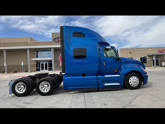 2021 International LT in El Paso, TX — photo 10