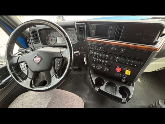 2021 International LT in El Paso, TX — photo 19