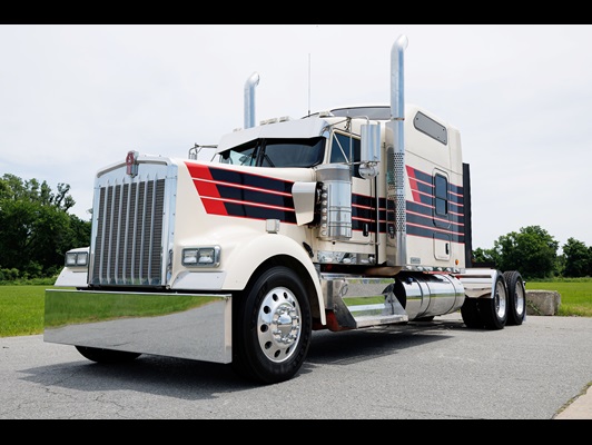 2023 Kenworth W900